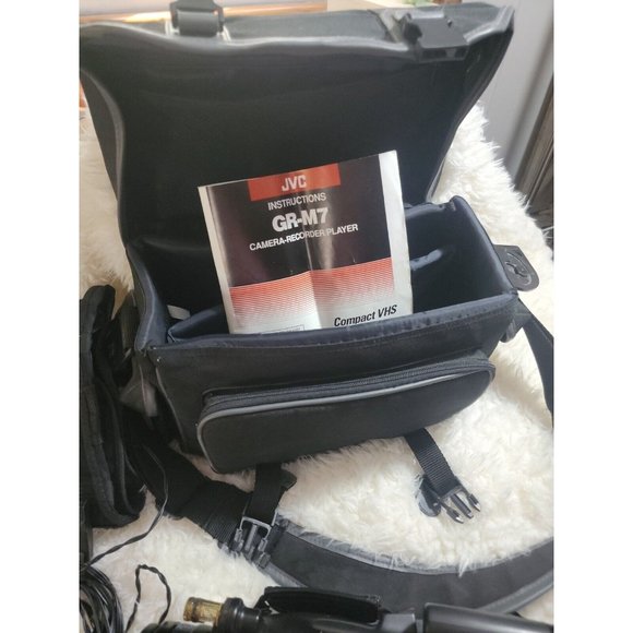 JVC GR- M7 Camera Recorder Player - Picture 7 of 8